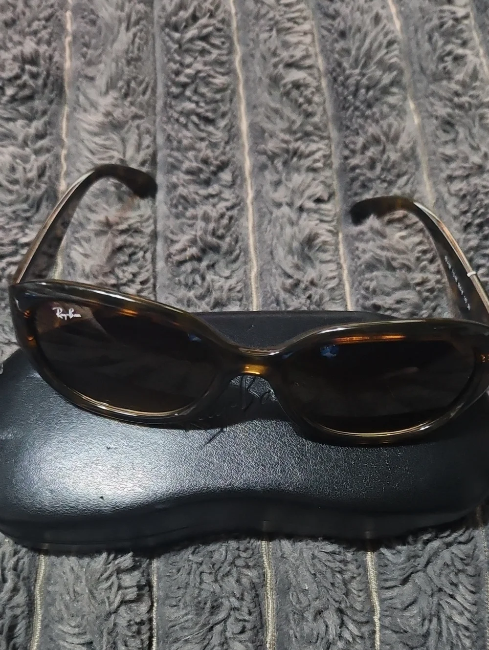 Ray-Ban these ray